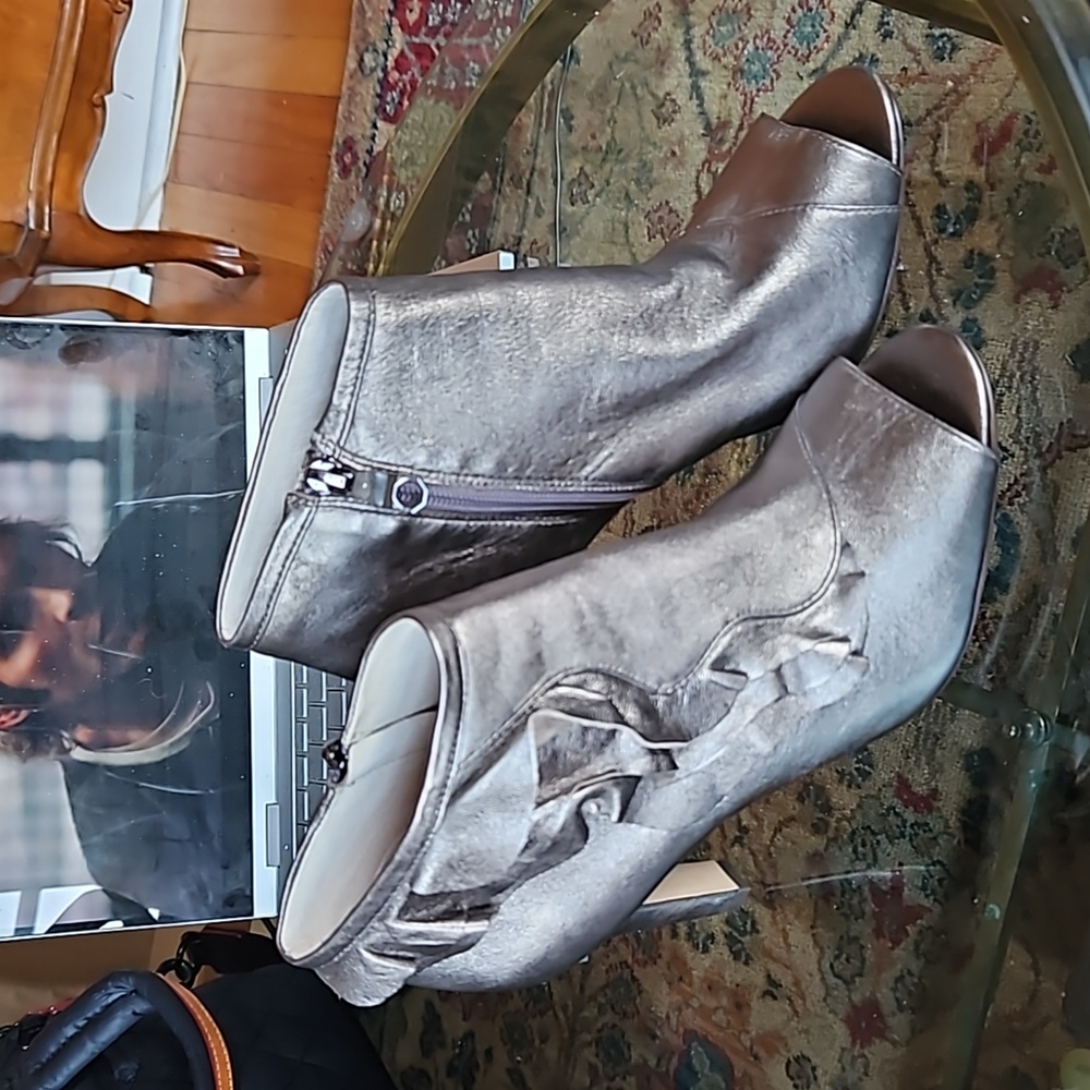 Louise et Cie Lo-Haze Metallic Ruffled Peep Toe Booties
